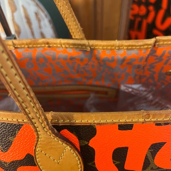 SOLD!!🍊Louis Vuitton Neverfull GM Orange Graffiti 🍊 - Picture 3 of 16
